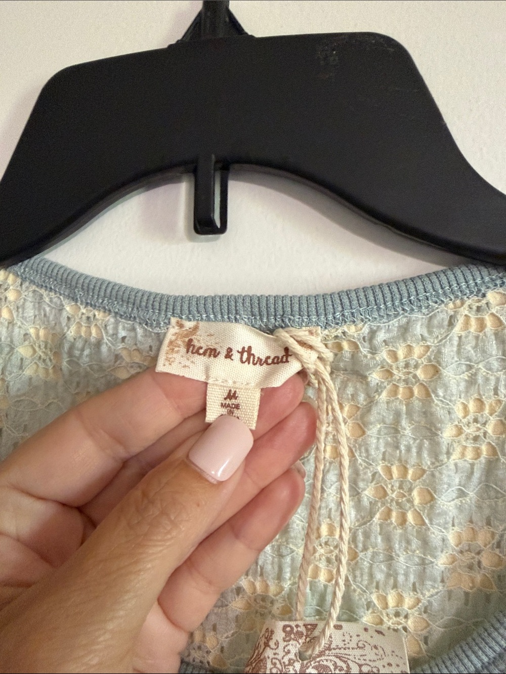 Hem & Thread Pale Blue Knit Floral Short Sleeve Top with Cream Flowers - Picture 4 of 7